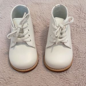 Size 4 walker shoes. BRAND NEW